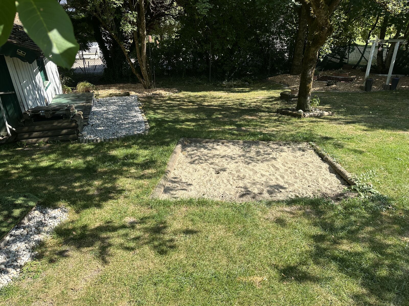 Zweiter Sandkasten auf dem Gelände